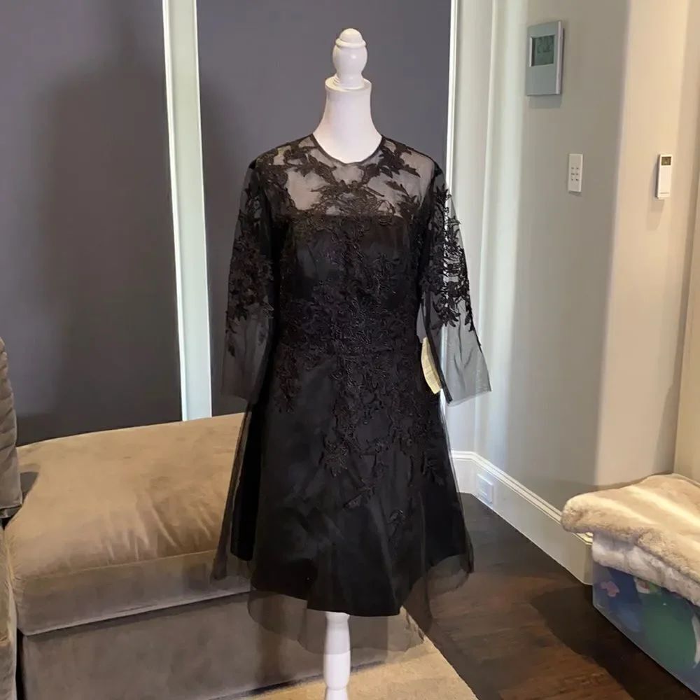 Women’s Black Long Sleeved Dress Size 10 NWT